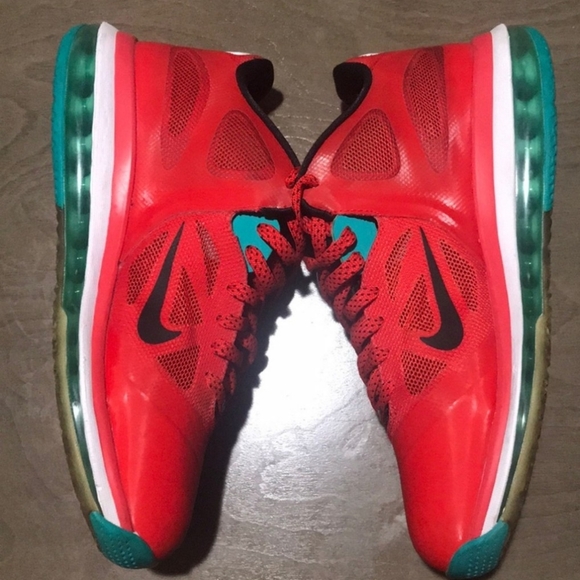 LeBron Nike - Picture 2 of 5
